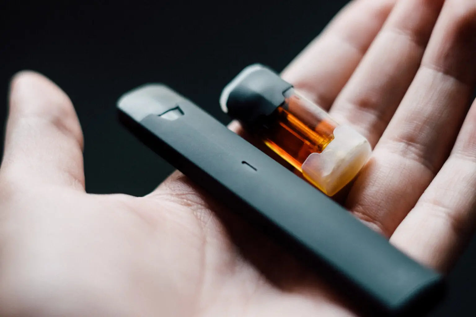 A Comprehensive Guide to Vape Pods: How They Work and Why They’re Popular
